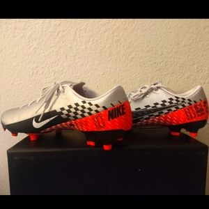 Nike Mercurial Vapor 13 Club Neymar Jr. Soccer